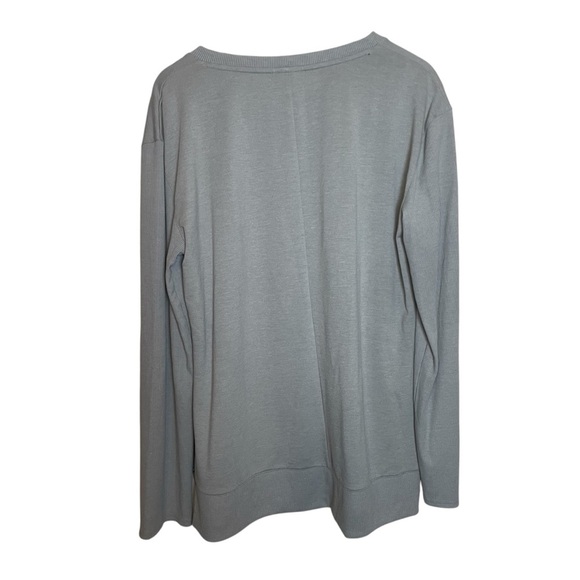 Reebok Asphalt Gray V-Neck Pullover Shirt Women's 2XL Runs Small Athletic Casual - Picture 3 of 9